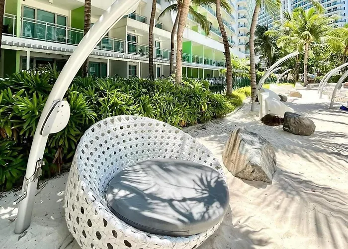 R&n Azure Staycation *